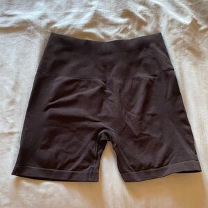 Alphalete amplify shorts